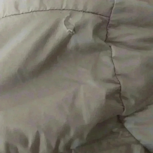 Michael Kors Taupe / Gold Tone Chevron Packable Down Coat Jacket Women's Size M - Picture 11 of 12